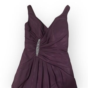 Da Vinci Bridal Sz 4 V Neck Purple Bridesmaid Dress. Cocktail length.